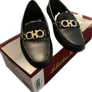 Salvatore Ferragamo Women’s Loafers in Black with Gold Hardware